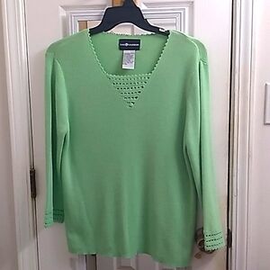 Vintage light green sweater size large